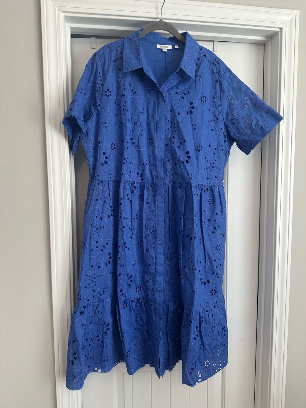 Women’s Chico’s 3.5 size 18 blue eyelet tiered button midi dress - Picture 4 of 8